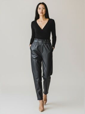 Zara Women's Black Faux Leather Pants High-Waisted Paperbag Baggy Trouser Size 2